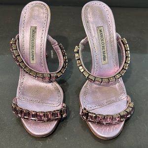 MANOLO BLAHNIK LILAC HEELS